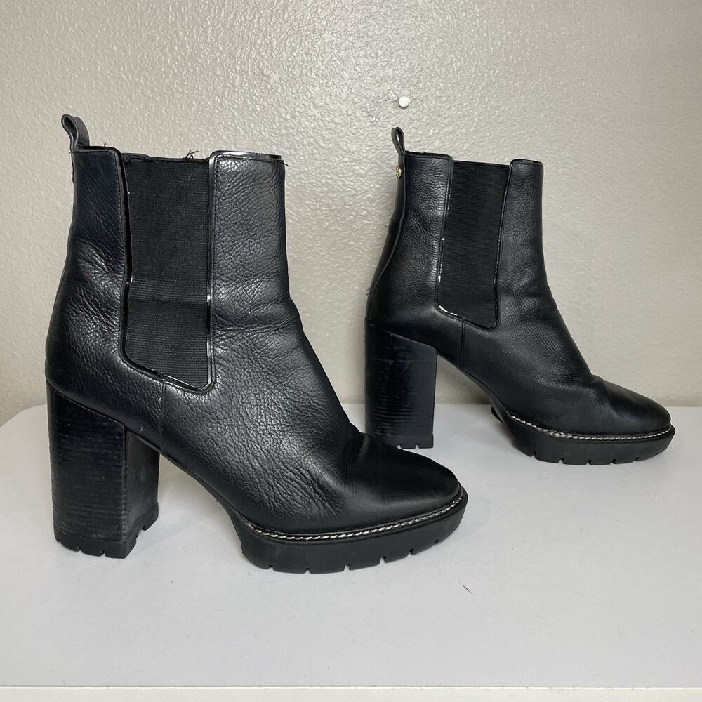 Tory Burch Chelsea Lug Bootie in Black Size 10 M Leather Logo